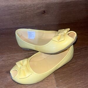 Gymboree Bright Yellow Bow Loafers peep toe patent leather